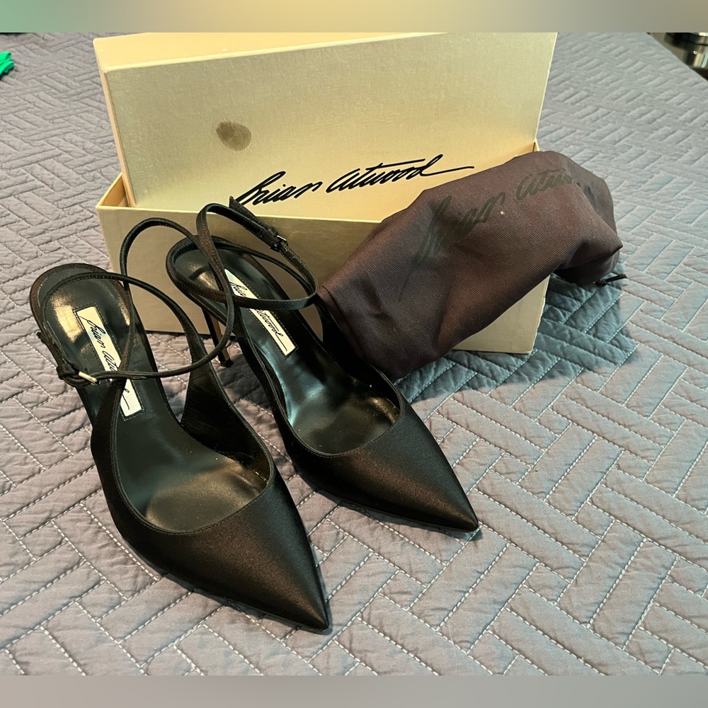 Strappy satin pumps